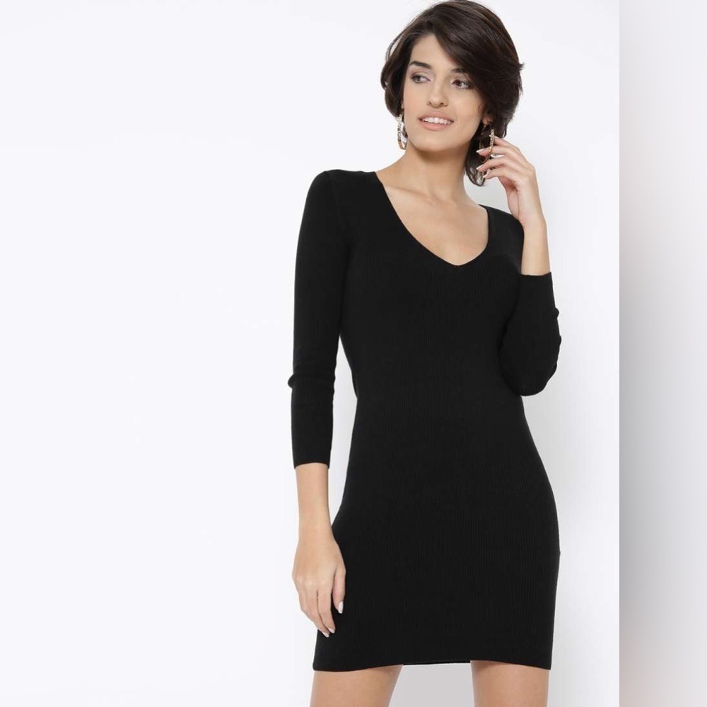 No Boundaries Elegant Black V-Neck Dress with Open Back Size Medium